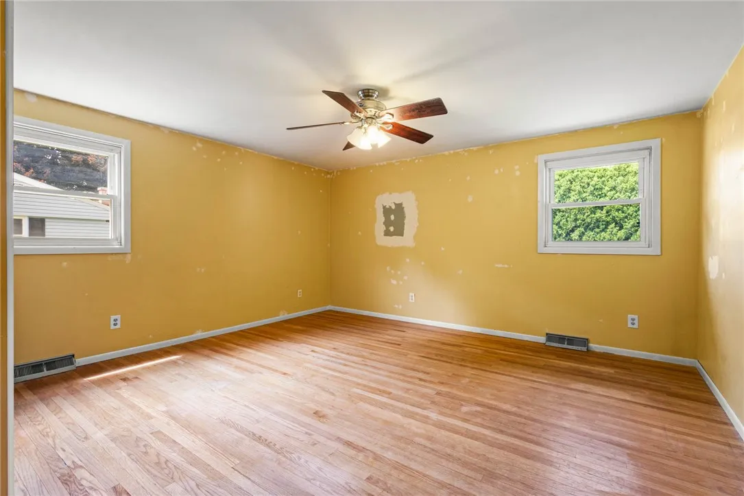 8 Washington Avenue, Leroy, New York 14482, Leroy, New York 14482, 3 Bedrooms Bedrooms, 7 Rooms Rooms,1 BathroomBathrooms,Residential,For Sale,8 Washington Avenue, Leroy, New York 14482,R1621701