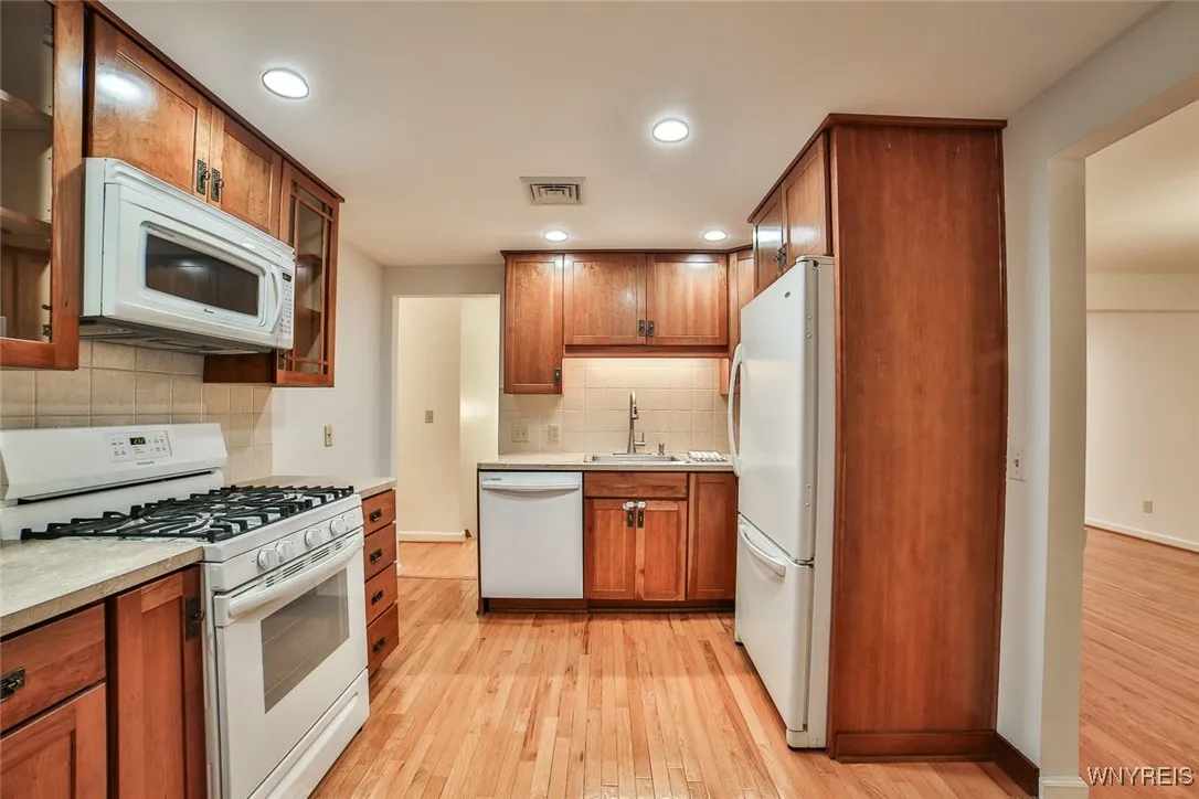 46 Macarthur Drive, Amherst, New York 14221, Amherst, New York 14221, 3 Bedrooms Bedrooms, 12 Rooms Rooms,1 BathroomBathrooms,Residential,For Sale,46 Macarthur Drive, Amherst, New York 14221,B1620550