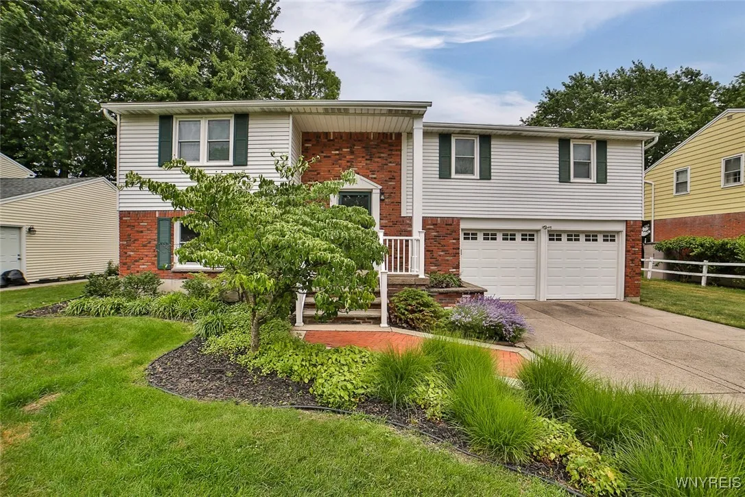 46 Macarthur Drive, Amherst, New York 14221, Amherst, New York 14221, 3 Bedrooms Bedrooms, 12 Rooms Rooms,1 BathroomBathrooms,Residential,For Sale,46 Macarthur Drive, Amherst, New York 14221,B1620550