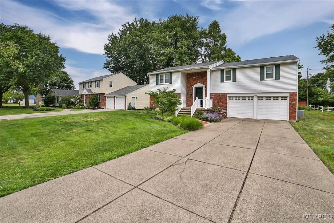 46 Macarthur Drive, Amherst, New York 14221, Amherst, New York 14221, 3 Bedrooms Bedrooms, 12 Rooms Rooms,1 BathroomBathrooms,Residential,For Sale,46 Macarthur Drive, Amherst, New York 14221,B1620550