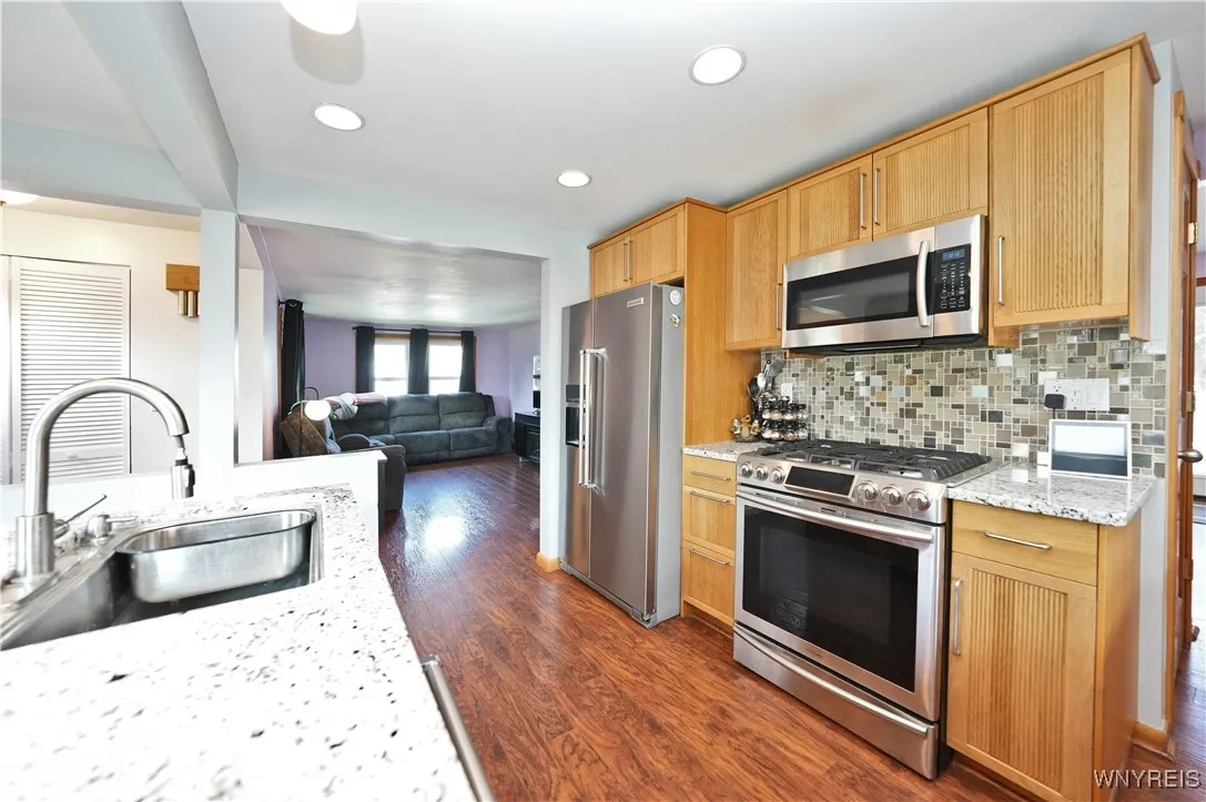 120 Cloverside Court, West Seneca, New York 14224, West Seneca, New York 14224, 3 Bedrooms Bedrooms, 5 Rooms Rooms,1 BathroomBathrooms,Residential,For Sale,120 Cloverside Court, West Seneca, New York 14224,B1621288