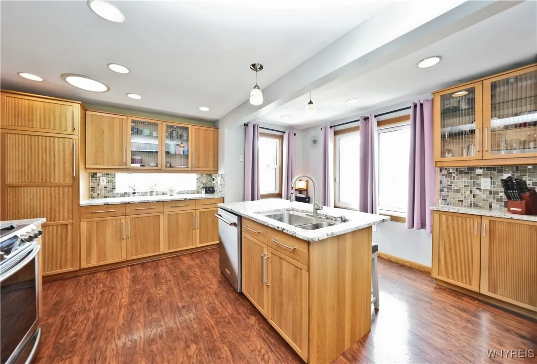 120 Cloverside Court, West Seneca, New York 14224, West Seneca, New York 14224, 3 Bedrooms Bedrooms, 5 Rooms Rooms,1 BathroomBathrooms,Residential,For Sale,120 Cloverside Court, West Seneca, New York 14224,B1621288
