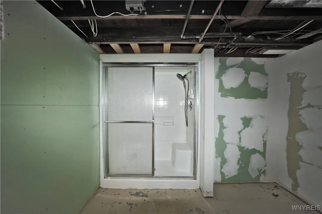 Basement tub