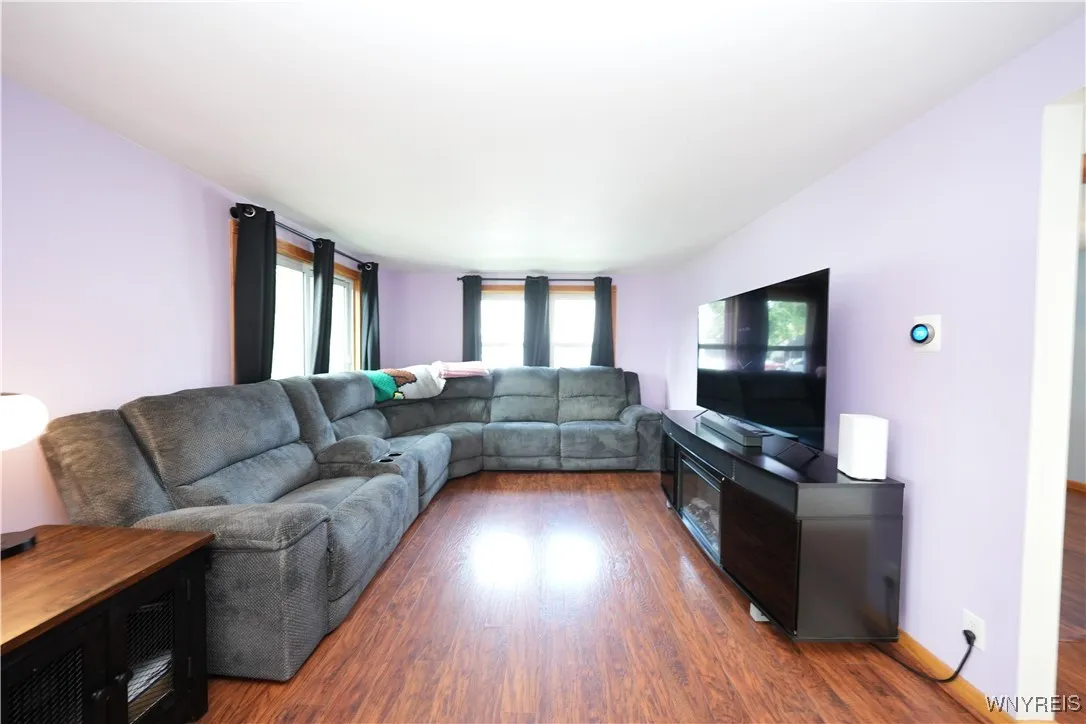 120 Cloverside Court, West Seneca, New York 14224, West Seneca, New York 14224, 3 Bedrooms Bedrooms, 5 Rooms Rooms,1 BathroomBathrooms,Residential,For Sale,120 Cloverside Court, West Seneca, New York 14224,B1621288