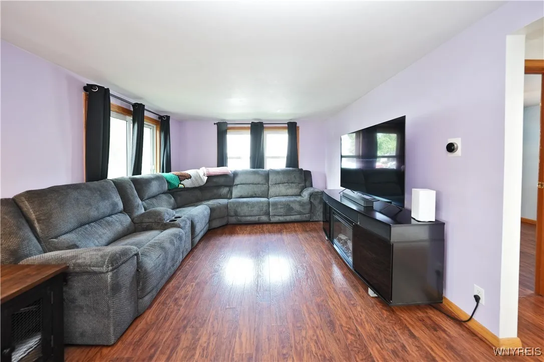 120 Cloverside Court, West Seneca, New York 14224, West Seneca, New York 14224, 3 Bedrooms Bedrooms, 5 Rooms Rooms,1 BathroomBathrooms,Residential,For Sale,120 Cloverside Court, West Seneca, New York 14224,B1621288