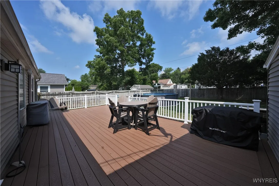 120 Cloverside Court, West Seneca, New York 14224, West Seneca, New York 14224, 3 Bedrooms Bedrooms, 5 Rooms Rooms,1 BathroomBathrooms,Residential,For Sale,120 Cloverside Court, West Seneca, New York 14224,B1621288