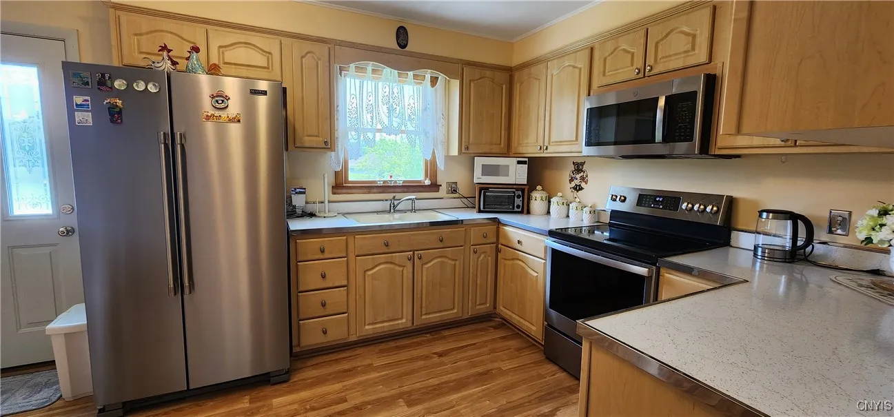 454 Elmdale Avenue, Utica, New York 13502, Utica, New York 13502, 3 Bedrooms Bedrooms, 7 Rooms Rooms,1 BathroomBathrooms,Residential,For Sale,454 Elmdale Avenue, Utica, New York 13502,S1621726