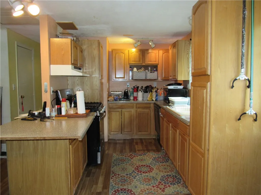 18 Mark Circle, Naples, New York 14512, Naples, New York 14512, 2 Bedrooms Bedrooms, 5 Rooms Rooms,2 BathroomsBathrooms,Residential,For Sale,18 Mark Circle, Naples, New York 14512,R1621475