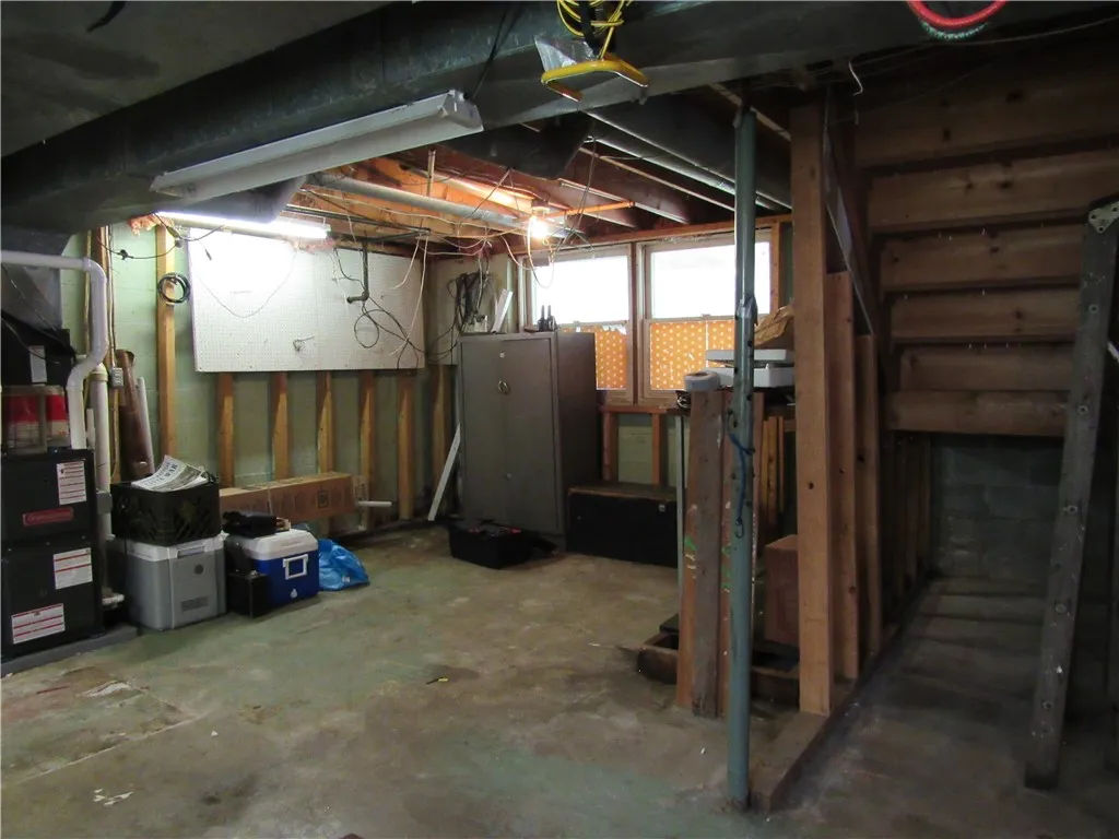 18 Mark Circle, Naples, New York 14512, Naples, New York 14512, 2 Bedrooms Bedrooms, 5 Rooms Rooms,2 BathroomsBathrooms,Residential,For Sale,18 Mark Circle, Naples, New York 14512,R1621475