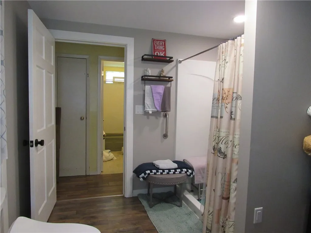 18 Mark Circle, Naples, New York 14512, Naples, New York 14512, 2 Bedrooms Bedrooms, 5 Rooms Rooms,2 BathroomsBathrooms,Residential,For Sale,18 Mark Circle, Naples, New York 14512,R1621475