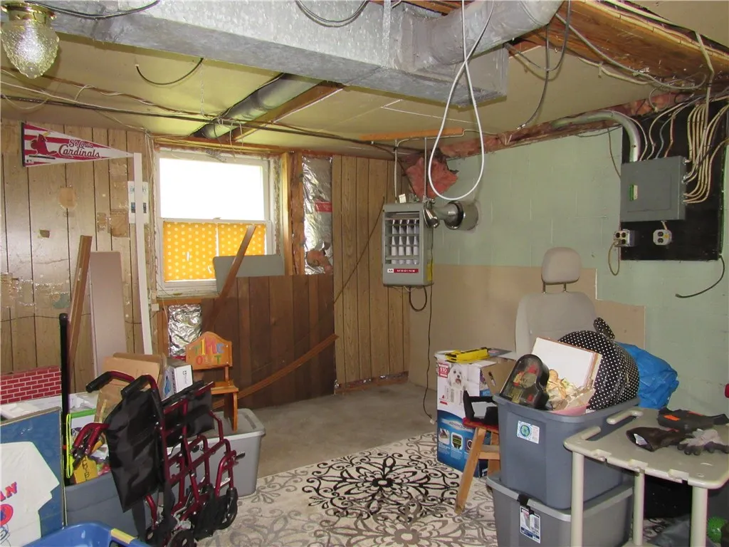 18 Mark Circle, Naples, New York 14512, Naples, New York 14512, 2 Bedrooms Bedrooms, 5 Rooms Rooms,2 BathroomsBathrooms,Residential,For Sale,18 Mark Circle, Naples, New York 14512,R1621475
