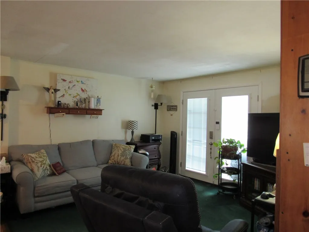 18 Mark Circle, Naples, New York 14512, Naples, New York 14512, 2 Bedrooms Bedrooms, 5 Rooms Rooms,2 BathroomsBathrooms,Residential,For Sale,18 Mark Circle, Naples, New York 14512,R1621475