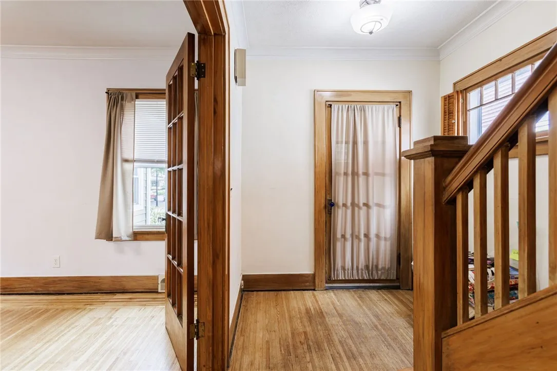 802 Merchants Road, Rochester, New York 14609, Rochester, New York 14609, 3 Bedrooms Bedrooms, 6 Rooms Rooms,1 BathroomBathrooms,Residential,For Sale,802 Merchants Road, Rochester, New York 14609,R1620243