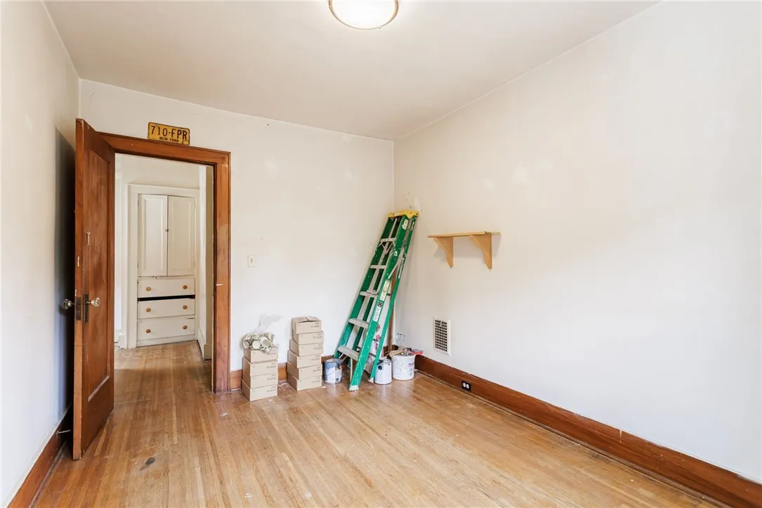 802 Merchants Road, Rochester, New York 14609, Rochester, New York 14609, 3 Bedrooms Bedrooms, 6 Rooms Rooms,1 BathroomBathrooms,Residential,For Sale,802 Merchants Road, Rochester, New York 14609,R1620243
