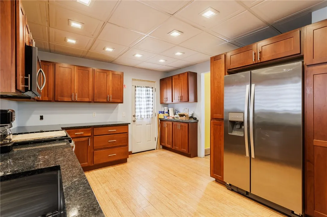 802 Merchants Road, Rochester, New York 14609, Rochester, New York 14609, 3 Bedrooms Bedrooms, 6 Rooms Rooms,1 BathroomBathrooms,Residential,For Sale,802 Merchants Road, Rochester, New York 14609,R1620243