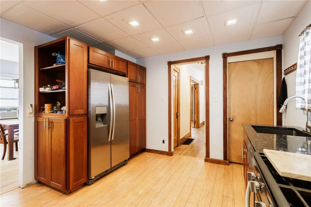 802 Merchants Road, Rochester, New York 14609, Rochester, New York 14609, 3 Bedrooms Bedrooms, 6 Rooms Rooms,1 BathroomBathrooms,Residential,For Sale,802 Merchants Road, Rochester, New York 14609,R1620243