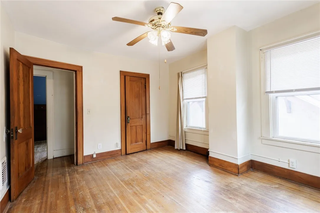 802 Merchants Road, Rochester, New York 14609, Rochester, New York 14609, 3 Bedrooms Bedrooms, 6 Rooms Rooms,1 BathroomBathrooms,Residential,For Sale,802 Merchants Road, Rochester, New York 14609,R1620243