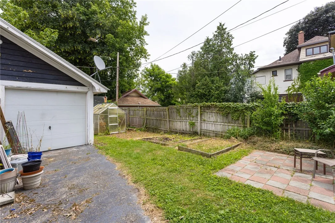 802 Merchants Road, Rochester, New York 14609, Rochester, New York 14609, 3 Bedrooms Bedrooms, 6 Rooms Rooms,1 BathroomBathrooms,Residential,For Sale,802 Merchants Road, Rochester, New York 14609,R1620243