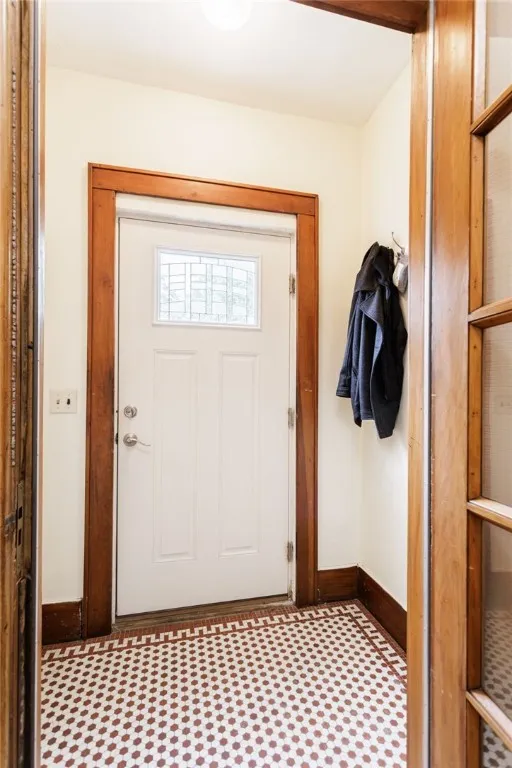 802 Merchants Road, Rochester, New York 14609, Rochester, New York 14609, 3 Bedrooms Bedrooms, 6 Rooms Rooms,1 BathroomBathrooms,Residential,For Sale,802 Merchants Road, Rochester, New York 14609,R1620243