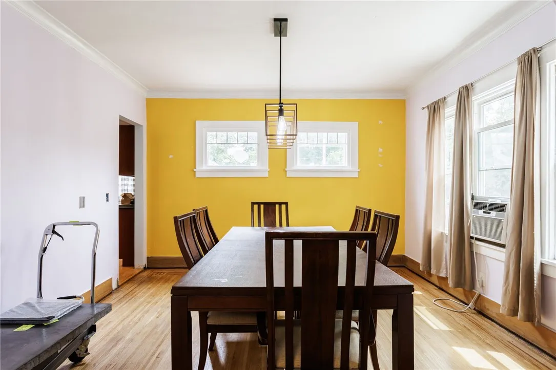 802 Merchants Road, Rochester, New York 14609, Rochester, New York 14609, 3 Bedrooms Bedrooms, 6 Rooms Rooms,1 BathroomBathrooms,Residential,For Sale,802 Merchants Road, Rochester, New York 14609,R1620243