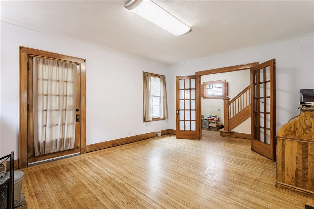 802 Merchants Road, Rochester, New York 14609, Rochester, New York 14609, 3 Bedrooms Bedrooms, 6 Rooms Rooms,1 BathroomBathrooms,Residential,For Sale,802 Merchants Road, Rochester, New York 14609,R1620243