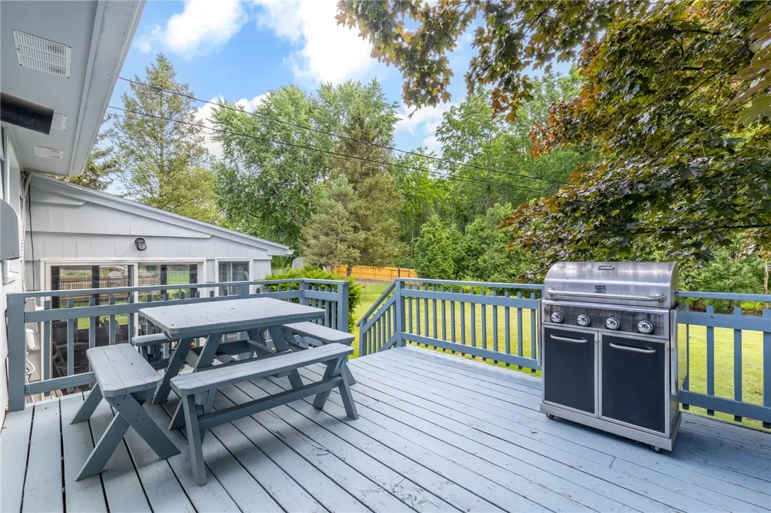 146 Summit Hill Drive, Greece, New York 14612, Greece, New York 14612, 3 Bedrooms Bedrooms, 7 Rooms Rooms,1 BathroomBathrooms,Residential,For Sale,146 Summit Hill Drive, Greece, New York 14612,R1621613