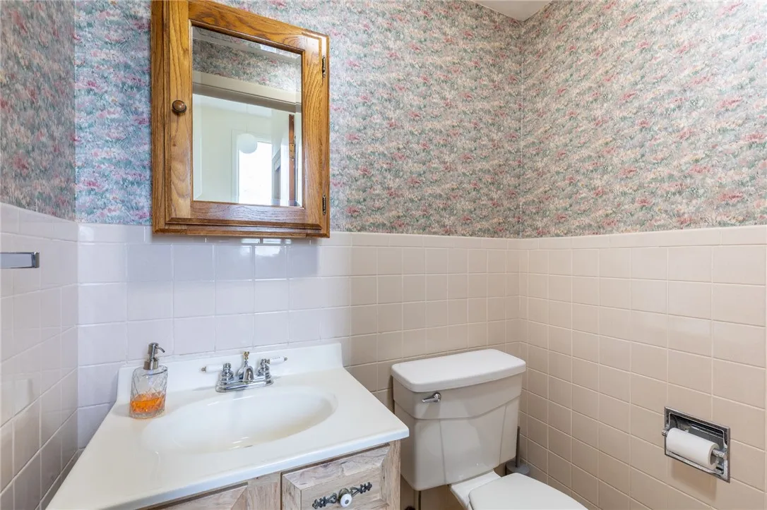 146 Summit Hill Drive, Greece, New York 14612, Greece, New York 14612, 3 Bedrooms Bedrooms, 7 Rooms Rooms,1 BathroomBathrooms,Residential,For Sale,146 Summit Hill Drive, Greece, New York 14612,R1621613