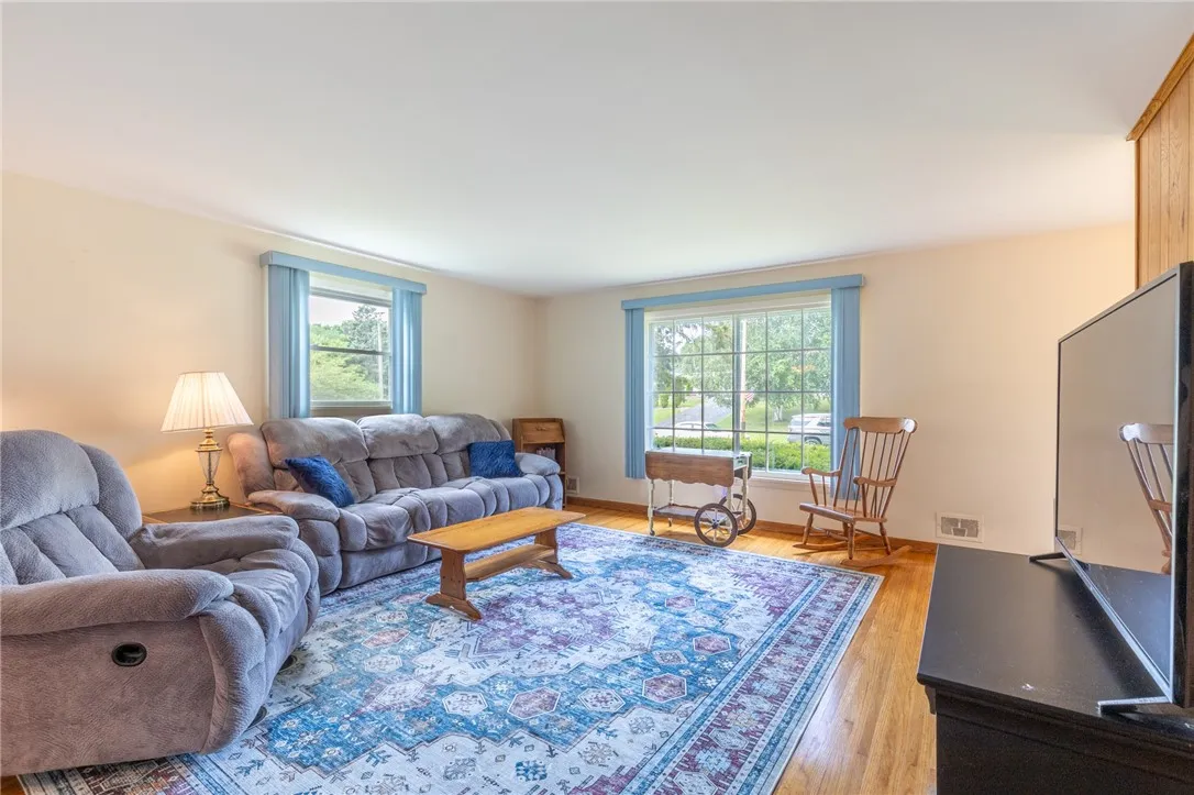 146 Summit Hill Drive, Greece, New York 14612, Greece, New York 14612, 3 Bedrooms Bedrooms, 7 Rooms Rooms,1 BathroomBathrooms,Residential,For Sale,146 Summit Hill Drive, Greece, New York 14612,R1621613