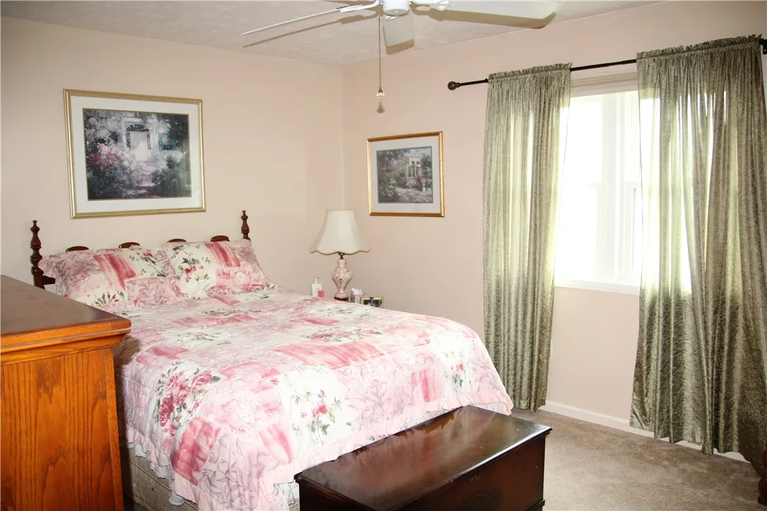 24 Spring Flower Dr Drive, Chili, New York 14514, Chili, New York 14514, 3 Bedrooms Bedrooms, 5 Rooms Rooms,2 BathroomsBathrooms,Residential,For Sale,24 Spring Flower Dr Drive, Chili, New York 14514,R1621643