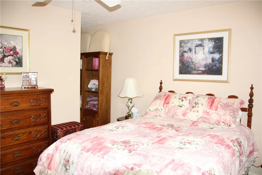 24 Spring Flower Dr Drive, Chili, New York 14514, Chili, New York 14514, 3 Bedrooms Bedrooms, 5 Rooms Rooms,2 BathroomsBathrooms,Residential,For Sale,24 Spring Flower Dr Drive, Chili, New York 14514,R1621643