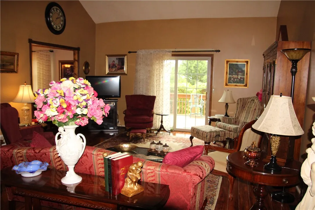 24 Spring Flower Dr Drive, Chili, New York 14514, Chili, New York 14514, 3 Bedrooms Bedrooms, 5 Rooms Rooms,2 BathroomsBathrooms,Residential,For Sale,24 Spring Flower Dr Drive, Chili, New York 14514,R1621643