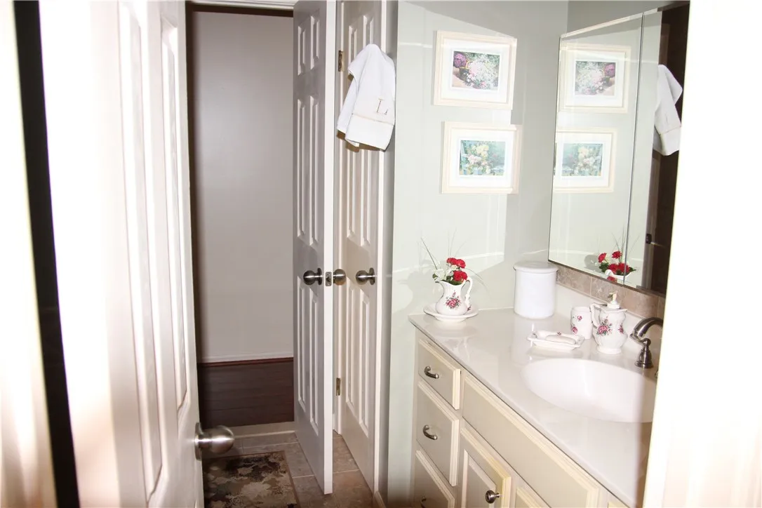 24 Spring Flower Dr Drive, Chili, New York 14514, Chili, New York 14514, 3 Bedrooms Bedrooms, 5 Rooms Rooms,2 BathroomsBathrooms,Residential,For Sale,24 Spring Flower Dr Drive, Chili, New York 14514,R1621643