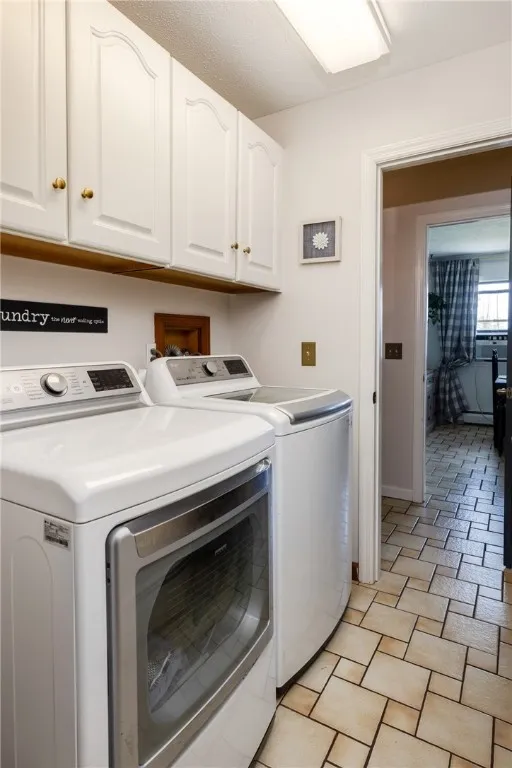 29 Valley View Drive, Big Flats, New York 14903, Big Flats, New York 14903, 4 Bedrooms Bedrooms, 13 Rooms Rooms,3 BathroomsBathrooms,Residential,For Sale,29 Valley View Drive, Big Flats, New York 14903,R1621427