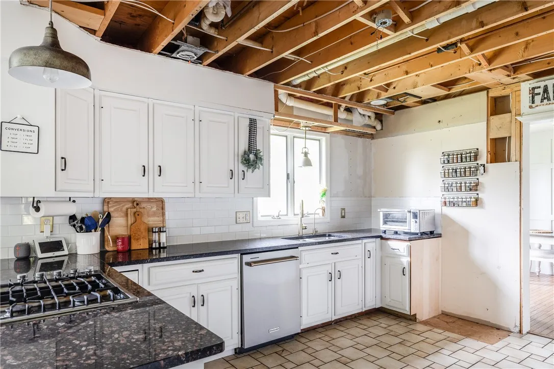 29 Valley View Drive, Big Flats, New York 14903, Big Flats, New York 14903, 4 Bedrooms Bedrooms, 13 Rooms Rooms,3 BathroomsBathrooms,Residential,For Sale,29 Valley View Drive, Big Flats, New York 14903,R1621427
