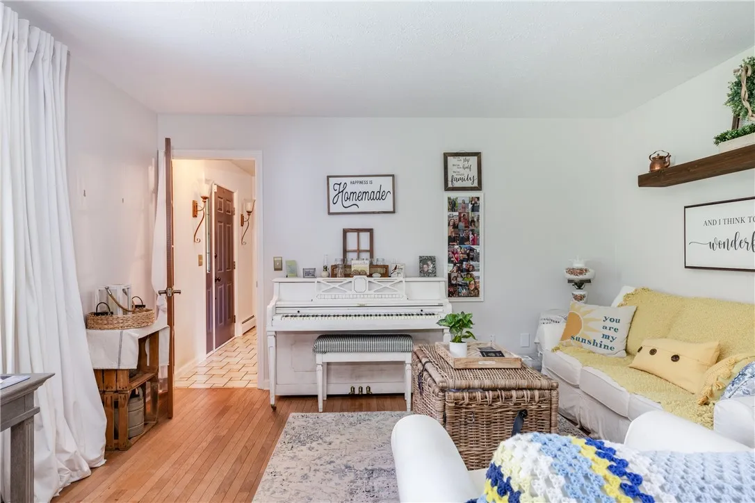 29 Valley View Drive, Big Flats, New York 14903, Big Flats, New York 14903, 4 Bedrooms Bedrooms, 13 Rooms Rooms,3 BathroomsBathrooms,Residential,For Sale,29 Valley View Drive, Big Flats, New York 14903,R1621427