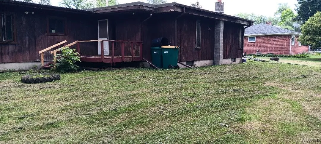 rear 
deck
basement chimney for wood stove
