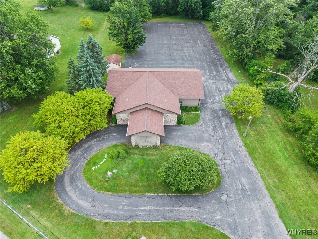 2099 River Road, Wheatfield, New York 14304, Wheatfield, New York 14304, ,Commercial Sale,For Sale,2099 River Road, Wheatfield, New York 14304,B1621664