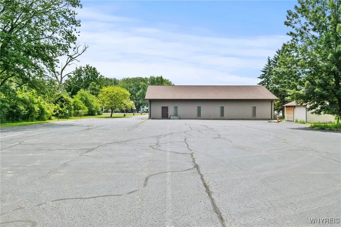 2099 River Road, Wheatfield, New York 14304, Wheatfield, New York 14304, ,Commercial Sale,For Sale,2099 River Road, Wheatfield, New York 14304,B1621664