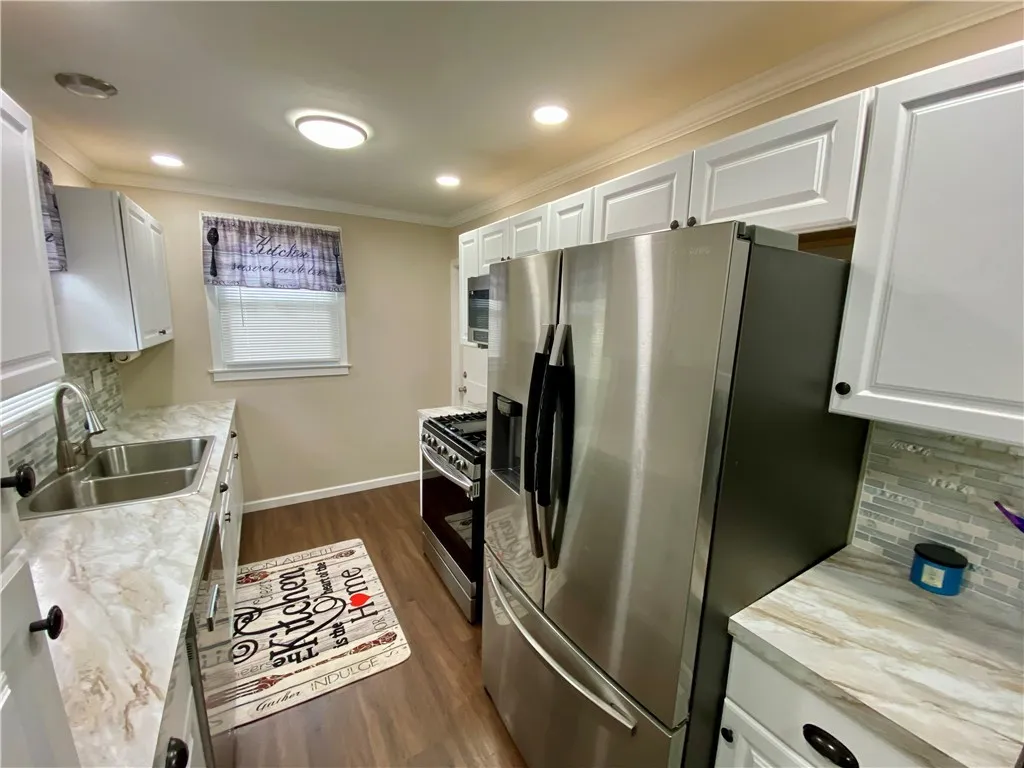 114 Arrowhead Drive, Gates, New York 14624, Gates, New York 14624, 3 Bedrooms Bedrooms, 6 Rooms Rooms,1 BathroomBathrooms,Residential,For Sale,114 Arrowhead Drive, Gates, New York 14624,R1621698