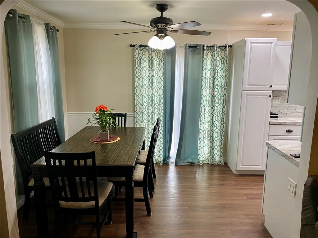 114 Arrowhead Drive, Gates, New York 14624, Gates, New York 14624, 3 Bedrooms Bedrooms, 6 Rooms Rooms,1 BathroomBathrooms,Residential,For Sale,114 Arrowhead Drive, Gates, New York 14624,R1621698