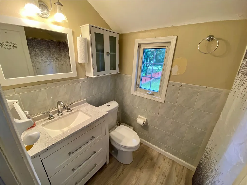 114 Arrowhead Drive, Gates, New York 14624, Gates, New York 14624, 3 Bedrooms Bedrooms, 6 Rooms Rooms,1 BathroomBathrooms,Residential,For Sale,114 Arrowhead Drive, Gates, New York 14624,R1621698