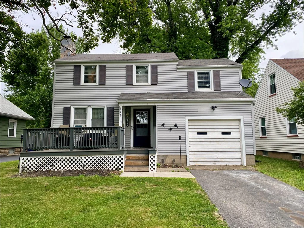 114 Arrowhead Drive, Gates, New York 14624, Gates, New York 14624, 3 Bedrooms Bedrooms, 6 Rooms Rooms,1 BathroomBathrooms,Residential,For Sale,114 Arrowhead Drive, Gates, New York 14624,R1621698