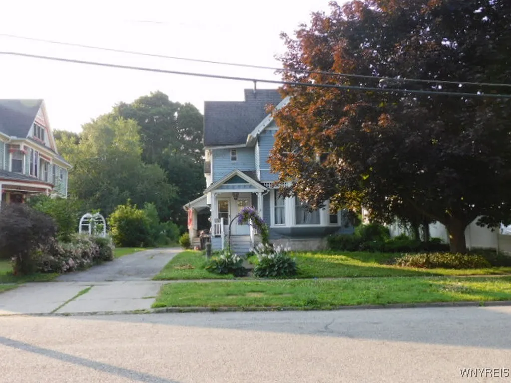 18 Ellicott Avenue, Batavia City, New York 14020, Batavia City, New York 14020, 4 Bedrooms Bedrooms, ,2 BathroomsBathrooms,Residential,For Sale,18 Ellicott Avenue, Batavia City, New York 14020,B1621745