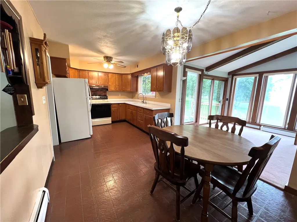 2 Maple Road, Big Flats, New York 14845, Big Flats, New York 14845, 3 Bedrooms Bedrooms, 9 Rooms Rooms,2 BathroomsBathrooms,Residential,For Sale,2 Maple Road, Big Flats, New York 14845,R1619631