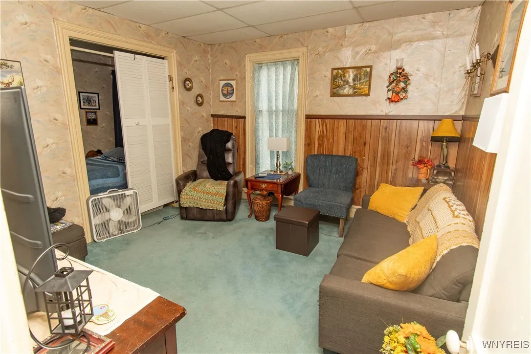 back unit living room