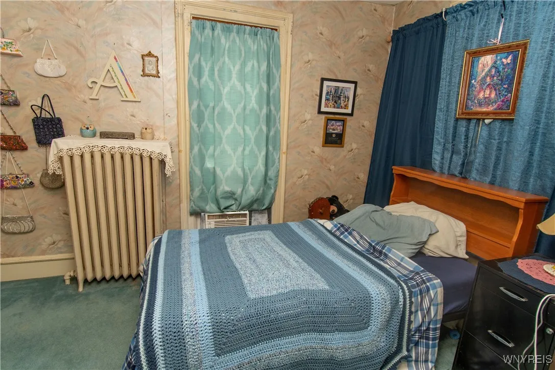 back unit bedroom