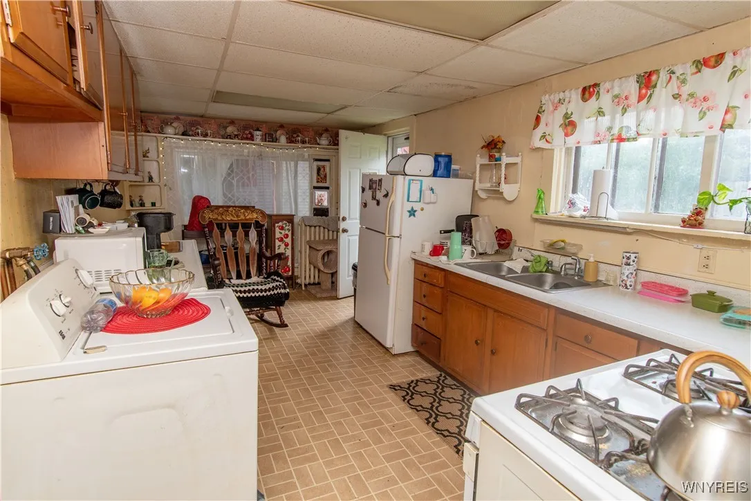 back unit kitchen