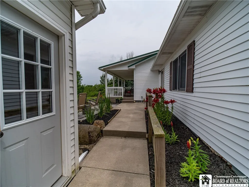 8800 Harmon Hill Road, Pomfret, New York 14063, Pomfret, New York 14063, 2 Bedrooms Bedrooms, 6 Rooms Rooms,1 BathroomBathrooms,Residential,For Sale,8800 Harmon Hill Road, Pomfret, New York 14063,R1621501