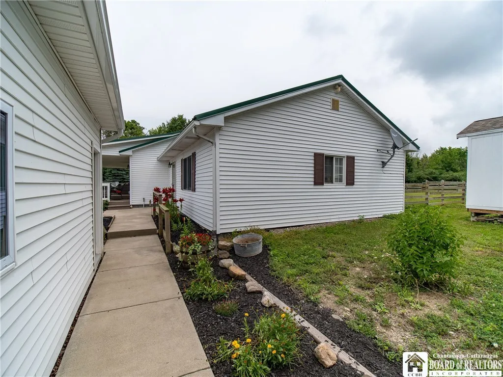 8800 Harmon Hill Road, Pomfret, New York 14063, Pomfret, New York 14063, 2 Bedrooms Bedrooms, 6 Rooms Rooms,1 BathroomBathrooms,Residential,For Sale,8800 Harmon Hill Road, Pomfret, New York 14063,R1621501
