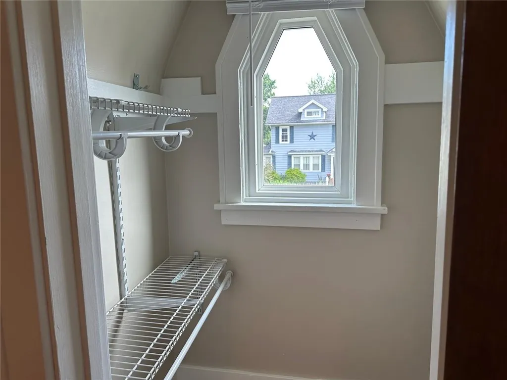 44 Parkwood Road, Rochester, New York 14615, Rochester, New York 14615, 3 Bedrooms Bedrooms, 6 Rooms Rooms,2 BathroomsBathrooms,Residential Lease,For Rent,44 Parkwood Road, Rochester, New York 14615,R1620955